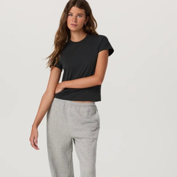 Vuori Tops - Vuori Short Sleeve Feather Classic Tee